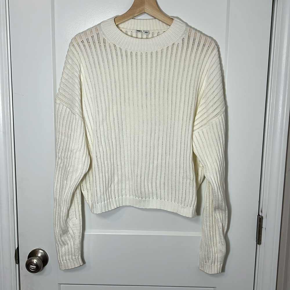 Uniqlo White Crop Sweater